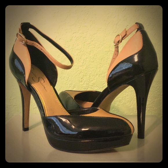 Jessica Simpson Delila
