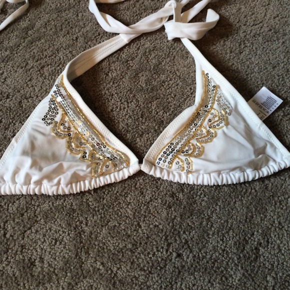 H&M bikini and Raviya cover up - Picture 2 of 3