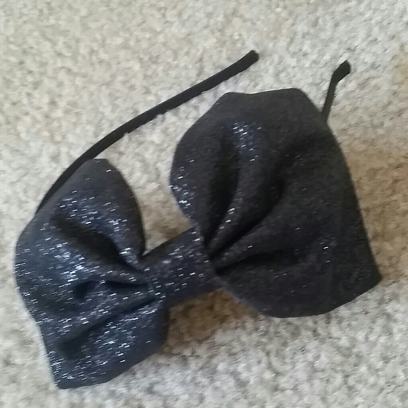 Giant bow headband