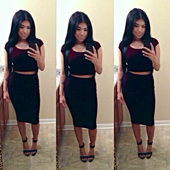 Dresses & Skirts - Two piece velour burgundy set