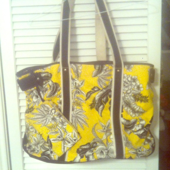 Yellow and black beach / overnight bag