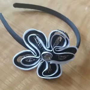 Black and white flower headband