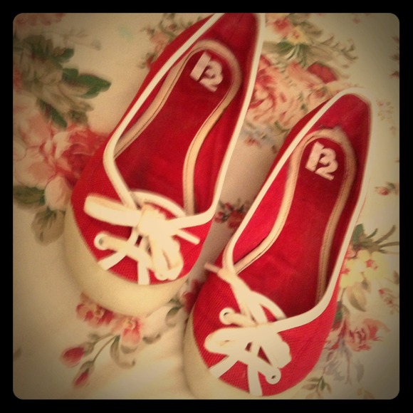 Retro red Deck shoes! Super cute!