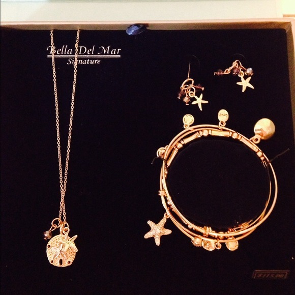 Bella del Mar signature jewelry set