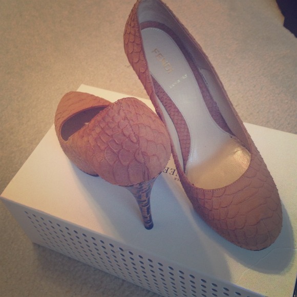 Fendi Pumps - Picture 1 of 3