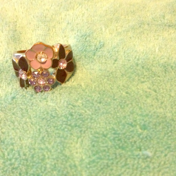 Beautiful detailed ring.