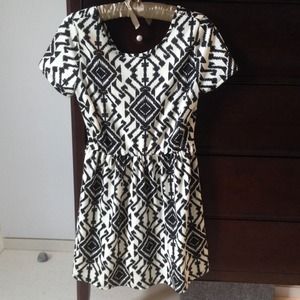 🚫BUNDLED🚫Aztec print dress