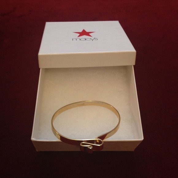 🎉☀️⤵️Goldtone Bracelet