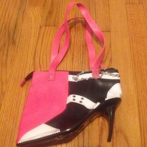 Heel purse