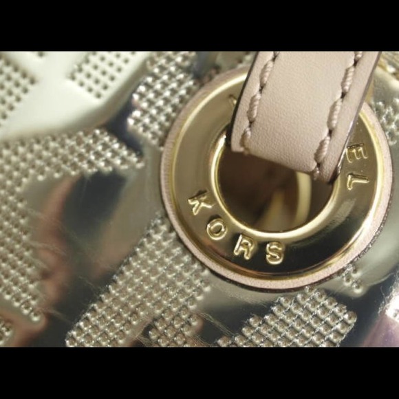 🚫Sold 🚫Large Michael kors tote gold - Picture 2 of 4