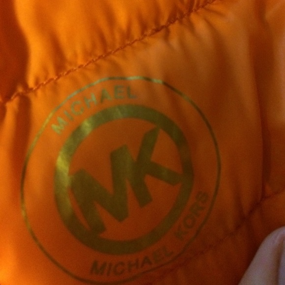 Authentic MK down feather jacket - Picture 3 of 4
