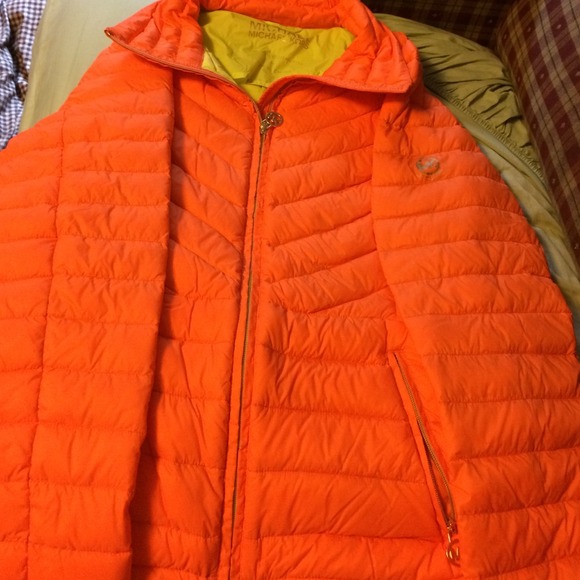Authentic MK down feather jacket - Picture 4 of 4