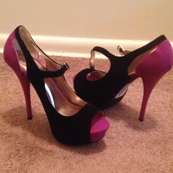 Color block open toe heel