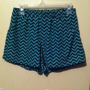 High waist Chevron shorts