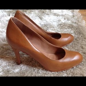 Light Brown "Corso Como" shoes size 7