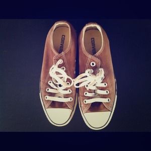 Brown converse -chucks 🌻