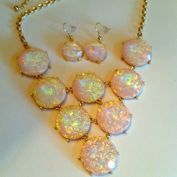 Jewelry - Bubble Mother of Pearl Necklace