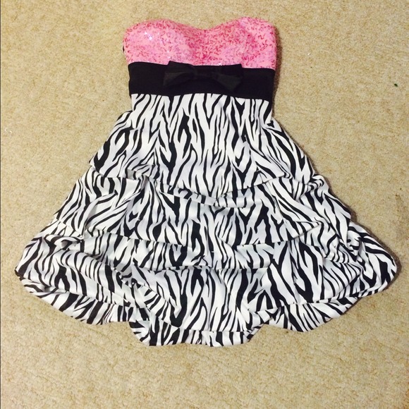 👗Zebra Dress - Picture 1 of 2