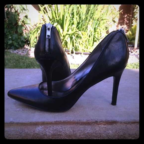 Carlos Santana black Heels!