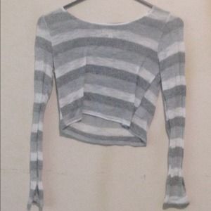 White and gray long sleeved crop top