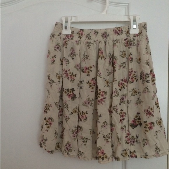 TRADED 👌 brandy melville floral luma