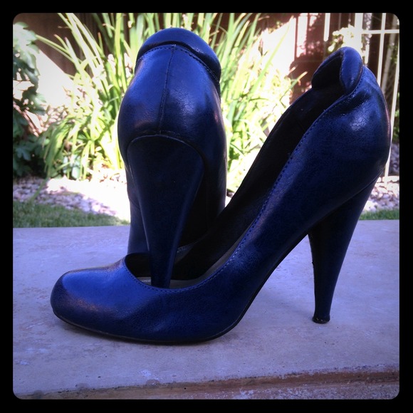 Forever 21 blue Pumps!