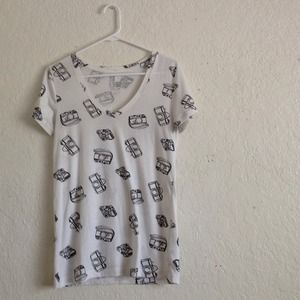 Medium v-neck t-shirt