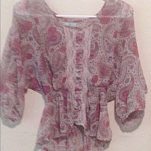 Flowy quarter sleeved top