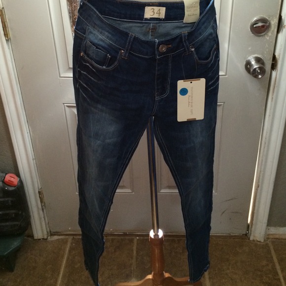 SALE- New Straight Leg Jeans! Sz 2!