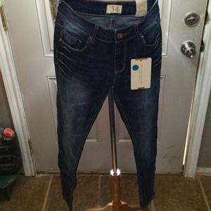 SALE- New Straight Leg Jeans! Sz 2!