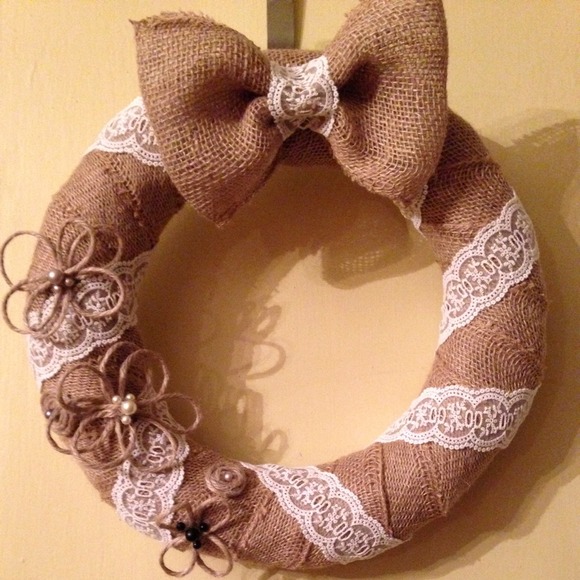Handmade custom wreaths - Picture 1 of 4
