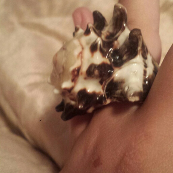 Real shell ring! - Picture 2 of 2
