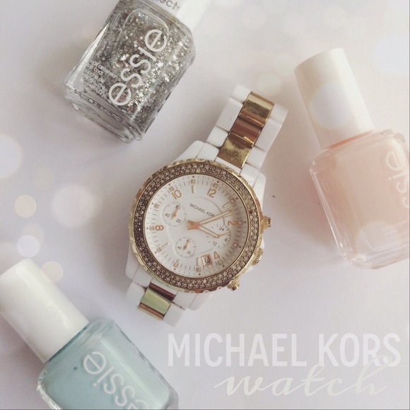 HOLD ✌️ FOR JAY 🌙M I C H A E L  K O R S watch