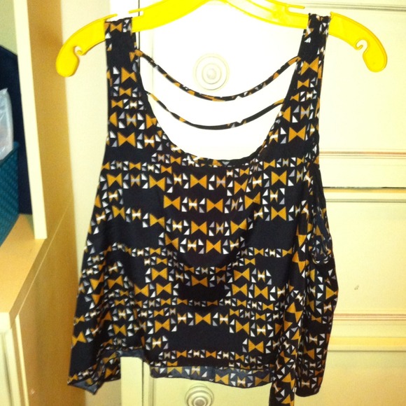 Cropped Aztec print top