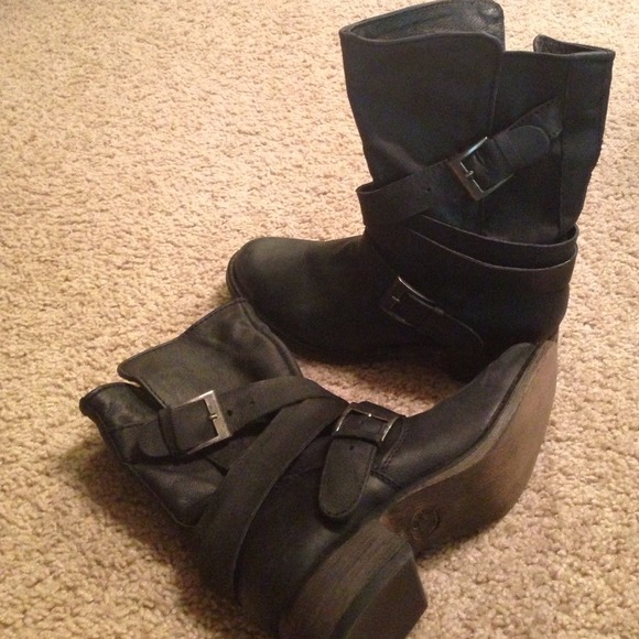 Steve Madden brewzer boots
