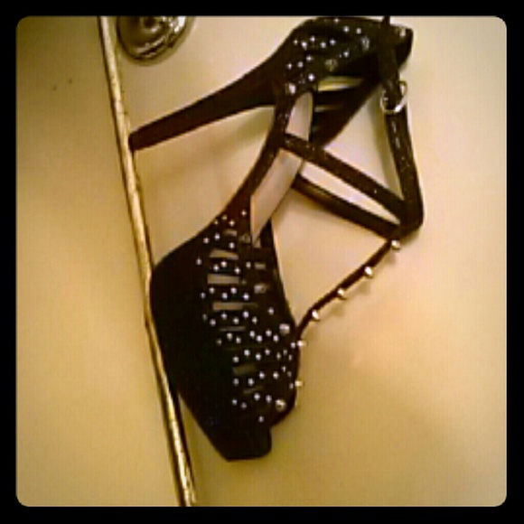 Gianni bini black size 7 strappy stilettos