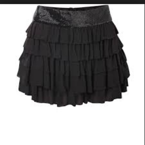 French Connection Ruffle Shorts - Picture 2 of 4