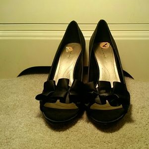 Black fancy Tahari heels