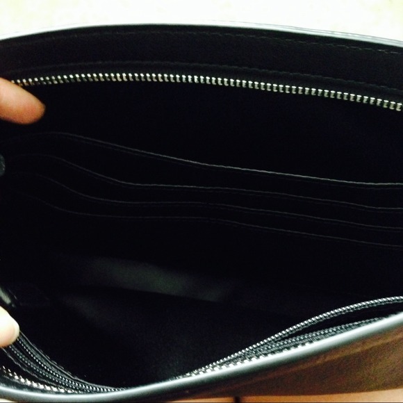 Coach Clutch - Picture 3 of 4