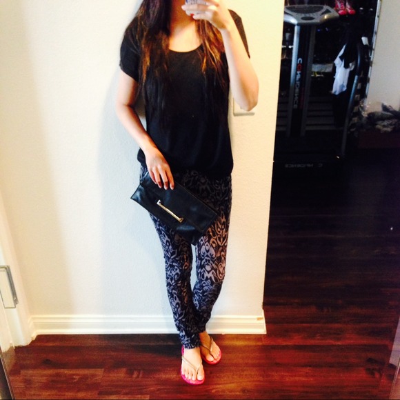 Coach Clutch - Picture 4 of 4