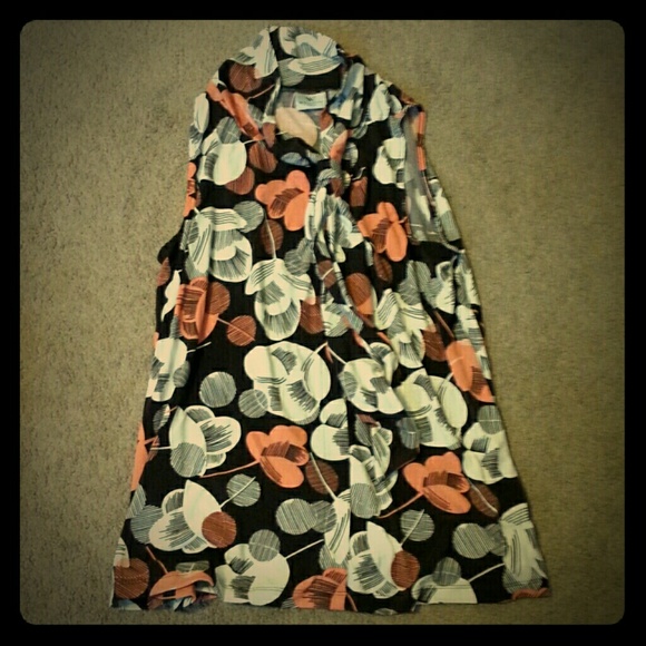 Cute sleeveless shirt