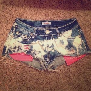 Cute Jean Shorts with rhinestone embellishment!