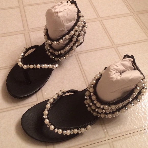 SALE! Black sandals with pearl straps