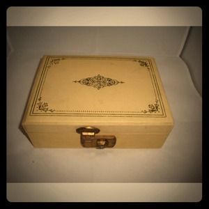 Sale!! Vintage Off White Jewelry Box