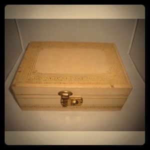 Sale!! Vintage Off White Jewelry Box