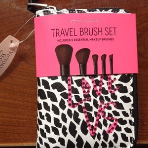 VS Travel Brush Set
