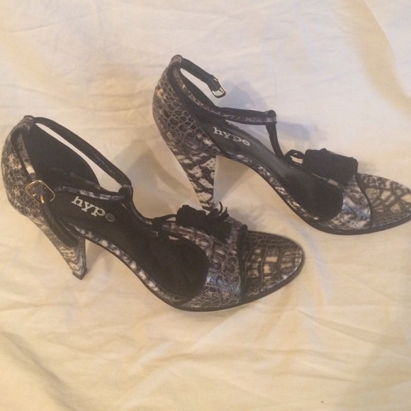 100% leather black and white embossed sandal - Picture 2 of 4