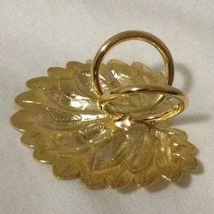 Leaf ring