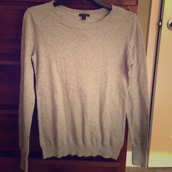 🎉Studded Express Sweater NWOT🎉
