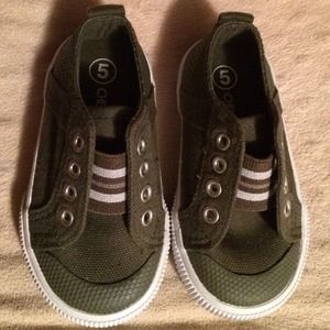 Infant slip on shoe/sneakers